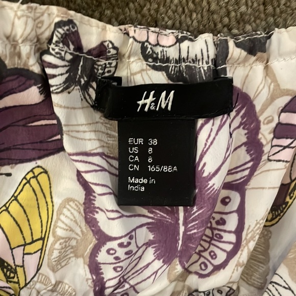 Woman’s H&M butterfly dress. Size 8 - Picture 6 of 7